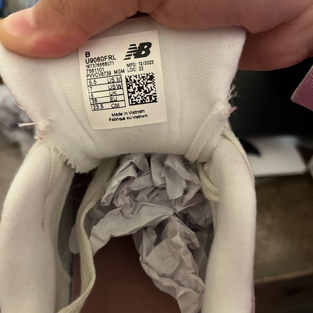 New Balance 9060 Rose Pink - Picture 3 of 4